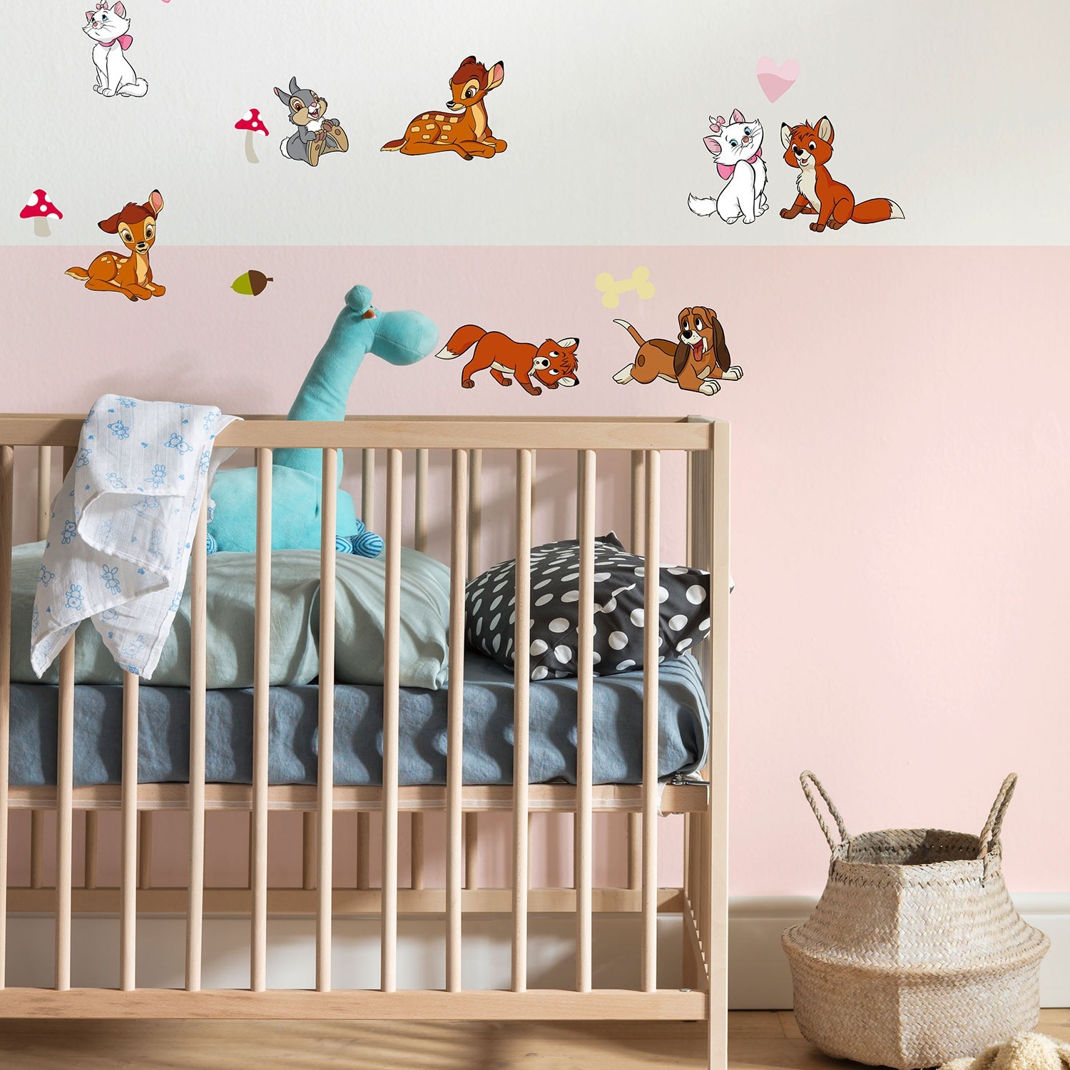 Komar Disney Playful Kindergarten 30 x 30 cm Sticker Folie Selbstklebend Cap Capper Bambi Klopfer