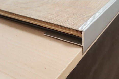 abschlussprofil_einfassprofil_einschubprofil_bodenprofile