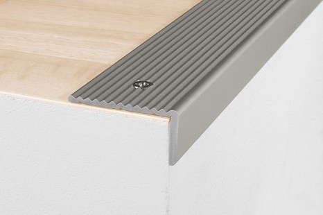 bodenprofil_treppenkantenprofil_treppenleiste_winkelprofil