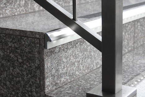 treppenkantenprofile_treppenwinkel_metallkanten_bodenprofile