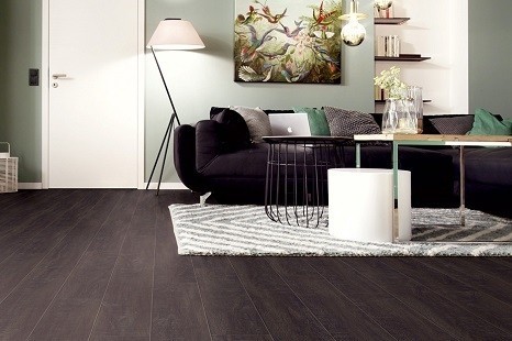 bodendesign_dunkelbraun_vinylbelag_dunkel