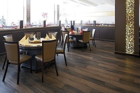 dunkler_vinylboden_designboden_dunkelbraun_