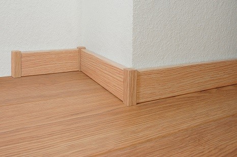 modern_holzfussleisten_echtholz_furniert