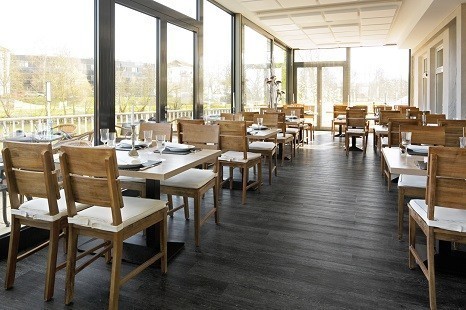 grauer_laminatboden_bodenbelag_modern